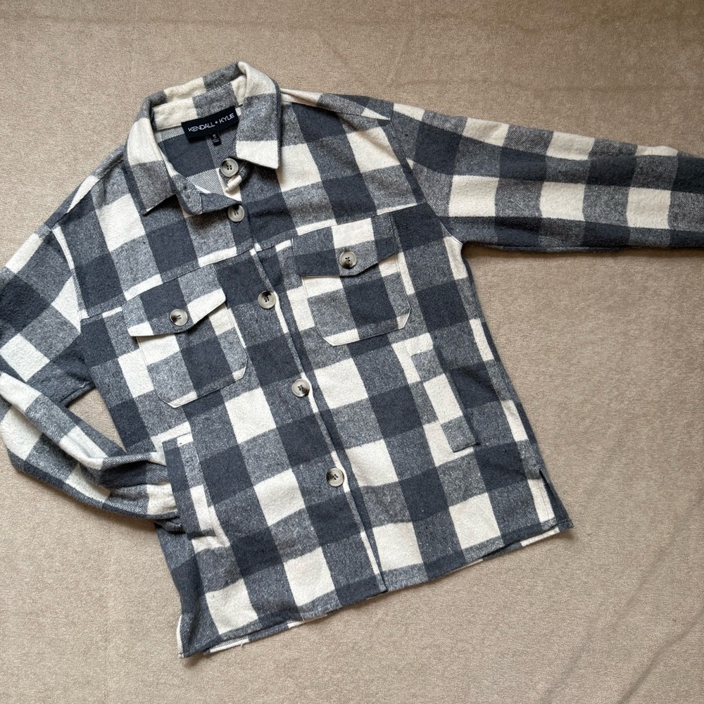 Kendall + Kylie Plaid Shacket Jacket Gray Cream Button Front Size Small